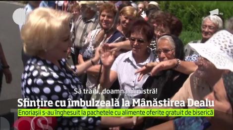 Câteva mii de oameni au participat la resfinţirea Bisericii Mănăstirii Dealu, de lângă Târgovişte