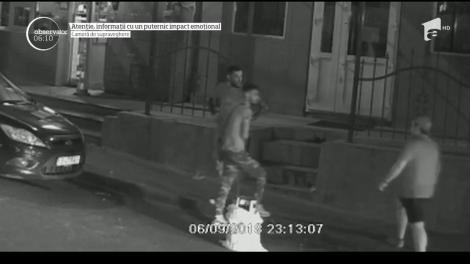 Scene violente surprinse de o cameră de supraveghere, în Iaşi