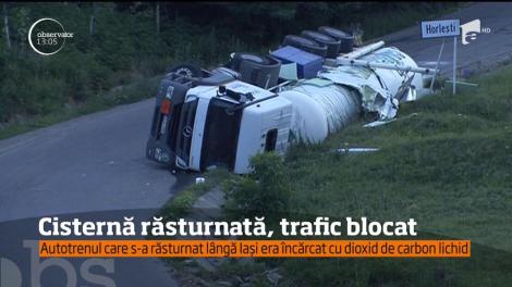 A fost alertă de gradul zero. Cisternă răsturnată, trafic blocat