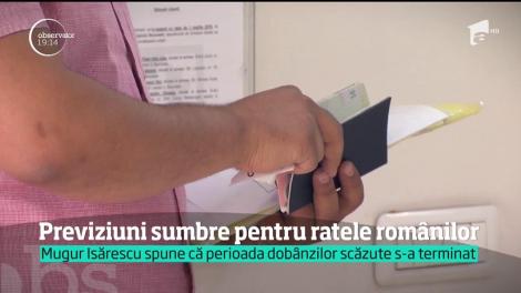 Vin vremuri grele pentru rom&acirc;nii cu credite la bănci, avertizează Mugur Isărescu. Mulţi nu-şi vor mai permite să plătească ratele, &icirc;n următorul an