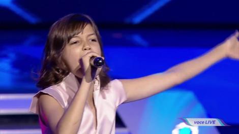 Briana Magdaș cântă piesa "California Dreamin" pe scena "Next Star"