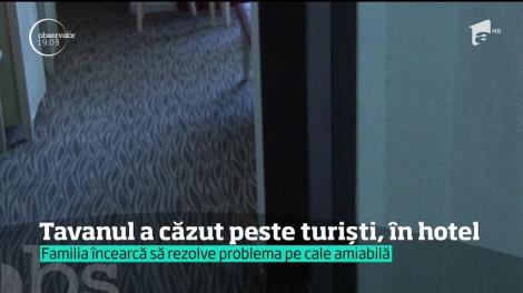Tavanul a căzut peste turiști, într-un hotel din Băile Felix