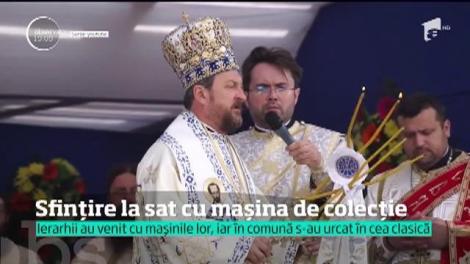 Imaginile de la sfinţirea unei biserici din Vaslui, VIRALE. Ierarhii invitaţi la eveniment au coborât dintr-o maşină de colecţie, pe o uliţă neasfaltată: "Am crezut că sunt nişte manelişti"