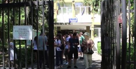 Numărul elevilor care au trecut Evaluarea Naţională din 2018 este mai mic decât anul trecut