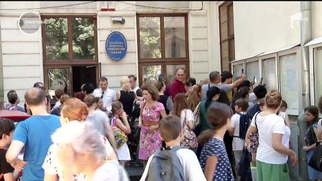 Unii cu Evaluarea Naţională, alţii cu examenele pentru ADMITEREA la liceu. Elevii claselor a V-A, emoţii mari pentru intrarea la colegiile de top!