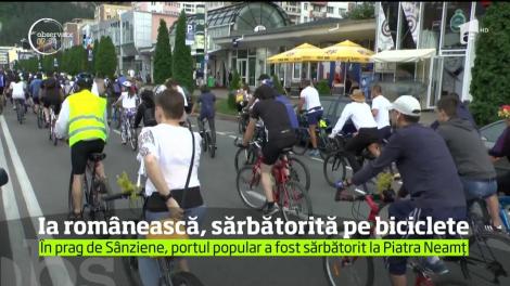Ia românească, sărbătorită pe biciclete. În prag de Sânziene, portul popular a fost sărbătorit în Piatra Neamț