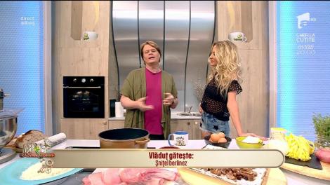 Rețetă delicioasă. Șnițel berlinez cu paste și sos din ghebe