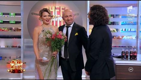 Decor și intrare de nuntă! ”Gina Pistol, îl iei în căsătorie pe Cătălin Scărlătescu?” Răspunsul a fost: ”DAAA!”