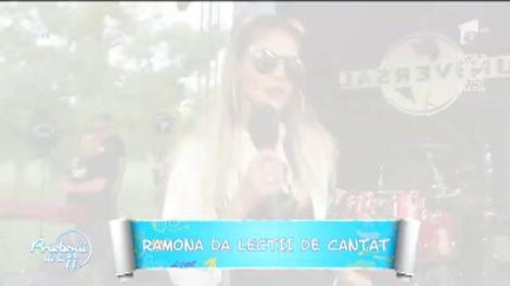 Ramona lovește din nou și dă lecții de cântat. Iată ce „năzbâtie” a mai facut frumoasa prezentatoare la o petrecere