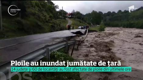 Cele mai mari inundaţii din ultimii cinci ani devastează jumătate din România! Sunt zeci de localităţi şi sute de gospodării afectate de puhoaie