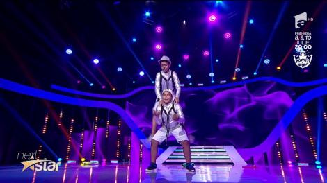 Leo și Ionuț, moment de jonglerie cu cercuri la Next Star