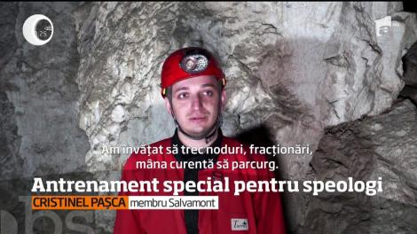 Antrenament special pentru speologi în munţii Apuseni!