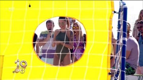 Provocare nouă la Neatza. Fetele vs. băieții joacă fotbal