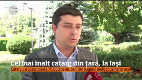 În Anul Cenentarului, Iaşiul se laudă cu cel mai înalt steag din ţară!