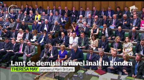 Un val de demisii în executivul de la Londra duce scena politică din Marea Britanie în plină criză