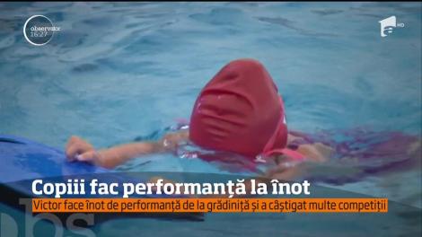 Înotul este unul dintre cele mai bune sporturi pentru copii