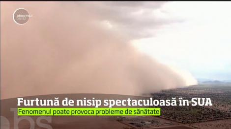 Imagini uimitoare vin din statul american Arizona. O furtună de nisip a acaparat oraşul.Pheonix