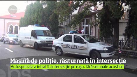 Cascadorie cu maşina de poliţie în centrul municipiului Baia Mare