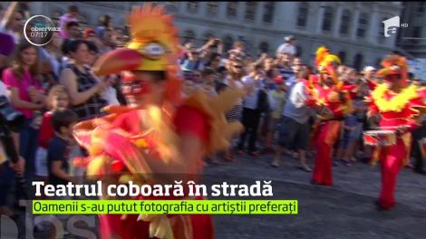Festivalul Internaţional de Teatru de Stradă Bucureşti, sau "B-Fit in the Street" şi-a deschis oficial porţile, aseară, &icirc;n Piaţa Universităţii