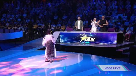 „Foaie verde a bobolui”, ca ea nimeni nu-i! Maria este fetița care i-a făcut pe toți să danseze până „s-au rupt pingelele”!