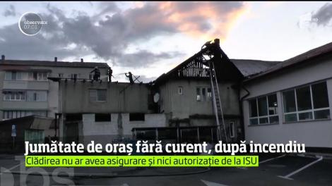 Un incendiu violent a lăsat jumătate de oraş &icirc;n beznă. S-a &icirc;nt&acirc;mplat &icirc;n T&acirc;rgu Neamţ