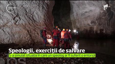 Peşterile reprezintă o tentaţie enormă pentru amatorii de aventură!