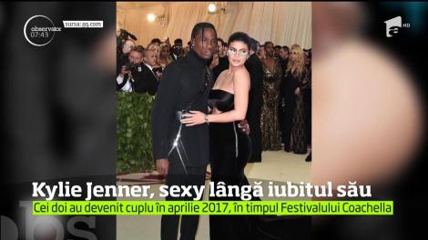 Kylie Jenner şi iubitul au pozat, pentru prima dată împreună, pentru coperta unei reviste