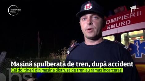 Accident teribil în Bistriţa-Năsăud! Două maşini s-au ciocnit violent, iar din impact, una dintre ele a fost proiectată chiar pe calea ferată