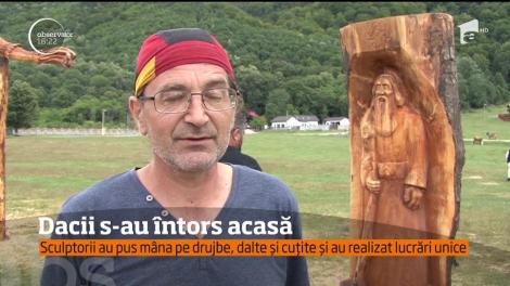 Dacii s-au întors acasă! Statuile au fost amplasate lângă Mănăstirea Polovragi din Gorj