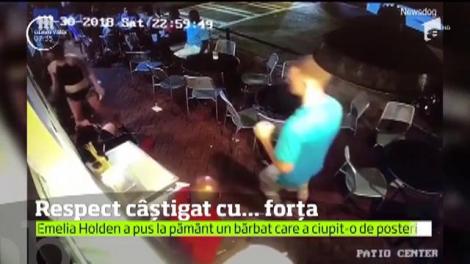 O tânără din Georgia, Statele Unite, este eroină pe Internet