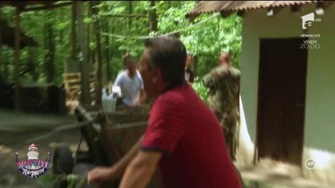 Nea Mărin, fugărit de Romică Țociu cu o urzică!