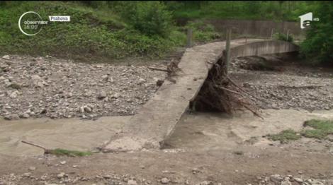 Imagini apocaliptice! Ciclon periculos în țara noastră: Furtuniile şi vijeliile fac ravagii