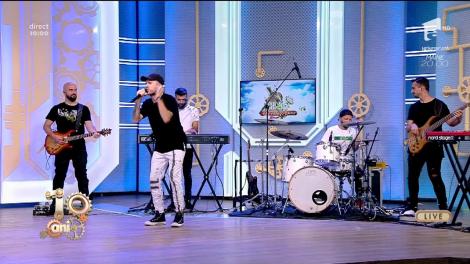 Drepți, cântă Freestay! Ristei i-a făcut piesă lui Răzvan: "Și prin anul 4000, Dani îți va spune: fii bărbat, chiar dacă te-ai îngrășat și ai o freză de... speriat"!