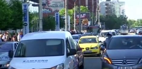 Într-o Capitală sufocată de trafic, Primăria Generală face planuri pentru înnoirea parcului auto
