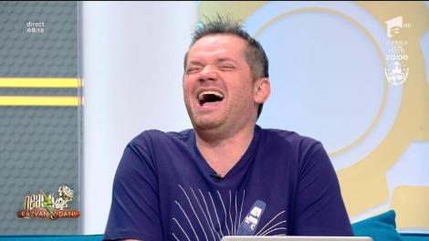 Smiley News! Românii, cei mai inventivi: Cum se gătesc cremwurştii pe...asfalt!