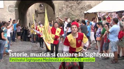 Sighişoara a îmbrăcat din nou hainele de sărbătoare şi-şi aşteaptă vizitatorii la a 25-a ediţie a Festivalului Medieval