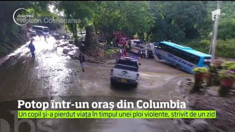O ploaie extrem de violentă a prefăcut în torenţi străzile unui oraş de munte din nordul Columbiei