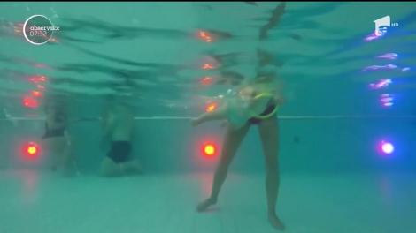 Un parc acvatic din Polonia se oferă să-i înveţe pe copii să înoate de la vârste foarte fragede