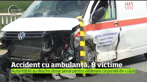 Accident tragic pe un pod din localitatea Remetea. Un şofer a intrat pe contrasens şi a lovit frontal o ambulanţă