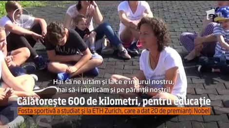 O călătorie de şase sute de kilometri pentru educaţie! Raluca Ciulei şi-a propus să le arate copiilor că învăţatul nu trebuie să fie un chin