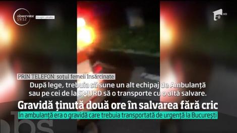 O femeie însărcinată a stat două ore în câmp, într-o salvare, dintr-un motiv halucinant. Ambulanţa care o ducea la spital a făcut pană şi nu avea cric