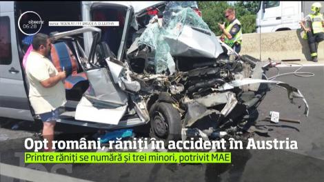 Opt români, printre care şi trei minori, au fost răniţi într-o coliziune în lanţ pe o autostradă din Austria, în apropierea frontierei cu Ungaria