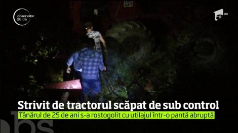 Tragedie în Caraş-Severin! Un tânăr de 25 de ani şi-a găsit sfârşitul chiar sub ochii părinţilor săi, după ce s-a răsturnat cu tractorul
