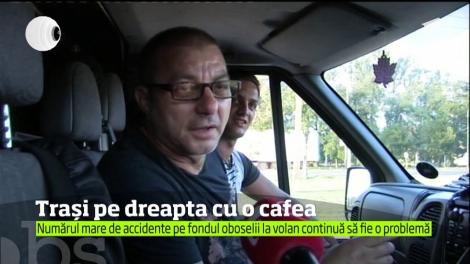 Numărul alarmant de accidente produse pe fondul oboselii la volan a fost motivul unei misiuni inedite a poliţiştilor bihoreni - cafea și apă pentru șoferii obosiţi