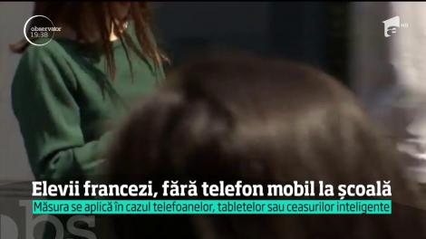 Elevii francezi nu mai au voie să folosească telefonul mobil la şcoală