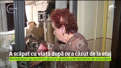 O bătrână de 74 de ani din Târgu Mureş a ajuns în stare gravă la spital după ce a căzut în gol de la etajul al doilea al blocului în care locuia