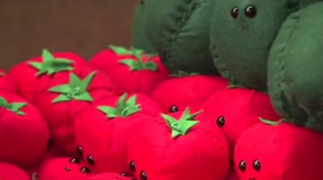 Expoziţie inedită în Statele Unite. O artistă britanică a deschis în Los Angeles un supermarket cu produse din materiale textile.