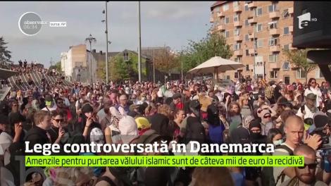 Proteste în Danemarca după intrarea în vigoarea a unei legi care interzice, printre altele, purtarea vălului islamic