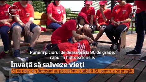 50 de elevi din Botoșani au plecat într-o tabără ISU pentru a se pregăti să devină cei mai buni polițiști, paramedici sau pompieri