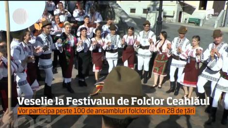 Veselie la Festivalul de Folclor Ceahlăul